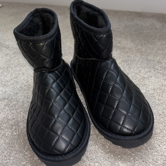 Vegan Leather Comfy cozy fur lined ankle bootie Sz 9 - Picture 6 of 16